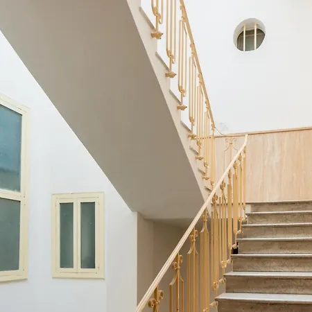 Guesthost - Dali Διαμέρισμα *